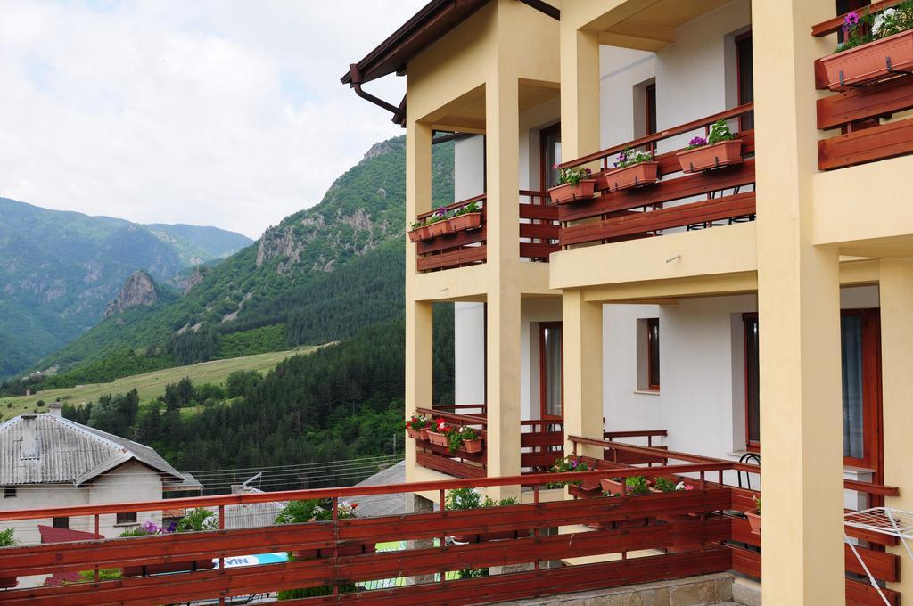 Kris Guest House 데빈 외부 사진